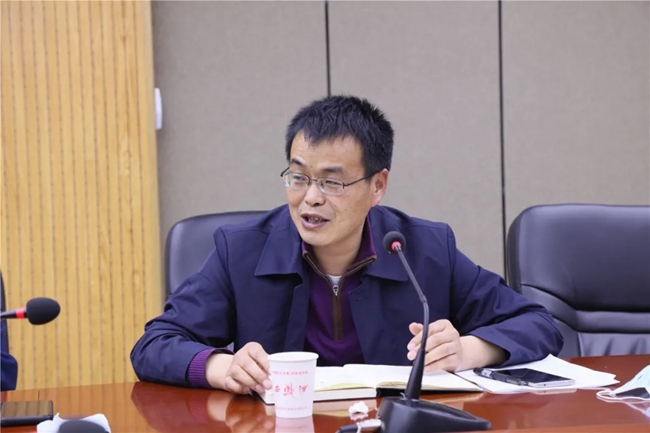 西凤集团公司副总裁杨会军就推动所分管工作落实落地,见行见效作分析